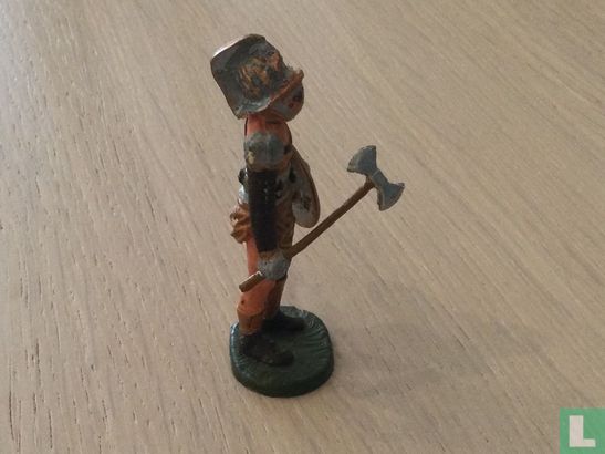 Gladiator with double axe - Image 2