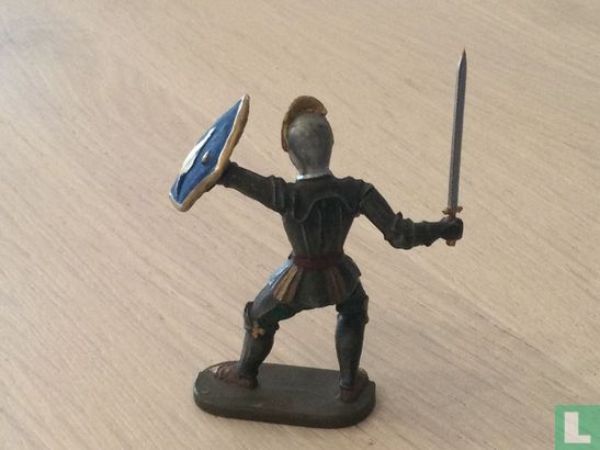 Knight with sword - Image 2