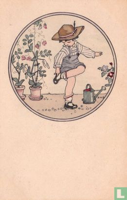 Kind staat op één been in tuin - Image 1