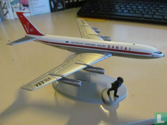Quantas' Boeing 707 - Flight 714 for Sydney - Image 1