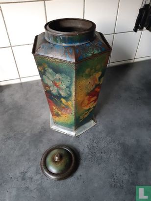 "vaas" op voet met bloemmotief - Afbeelding 2