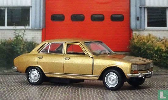 Peugeot 504  - Image 2
