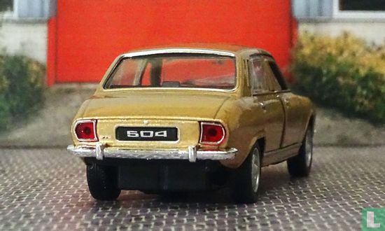Peugeot 504  - Image 4