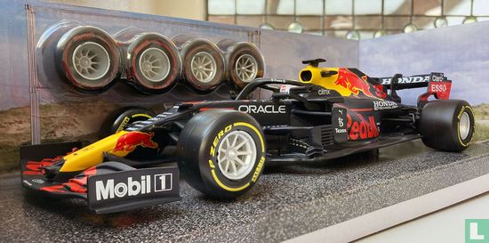 Red Bull Racing RB16B - Image 5