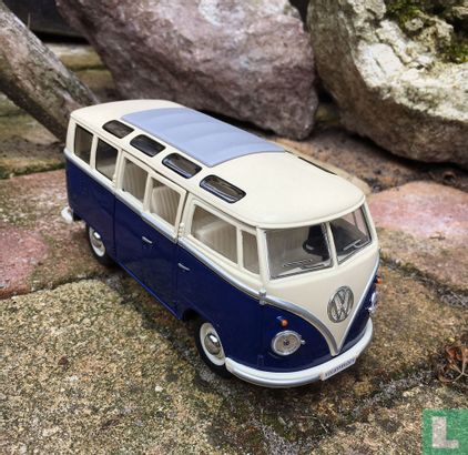 VW Classical Bus  - Image 4