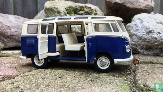 VW Classical Bus  - Image 5