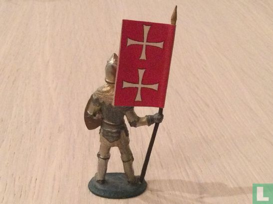 Knight with banner - Image 2