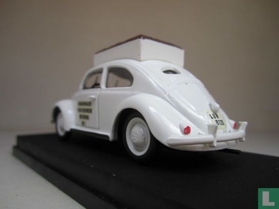 Volkswagen Beetle Krankenwagen - Image 3