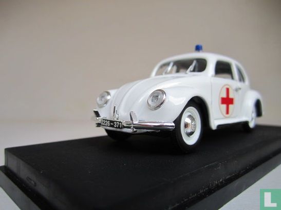 Volkswagen Beetle Red Cross - Image 2
