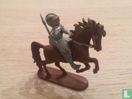 Chevalier avec hache à cheval - Image 2
