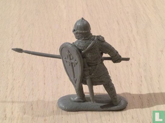 Guard with spear and shield - Image 2
