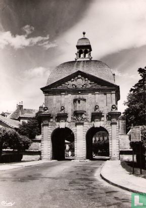 Langres (Hte-Marne) La Porte des Moulins - Bild 1