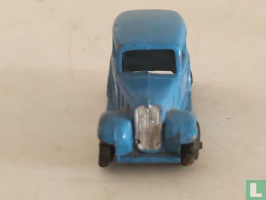 Saloon Car - Image 4