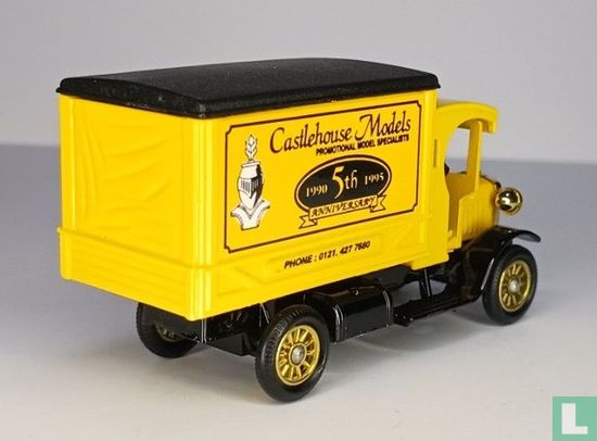 Dennis Delivery Van - Image 2