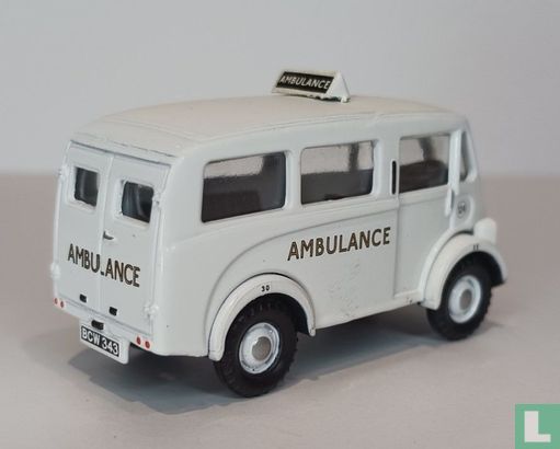 Morris J Estate Ambulance - Image 2