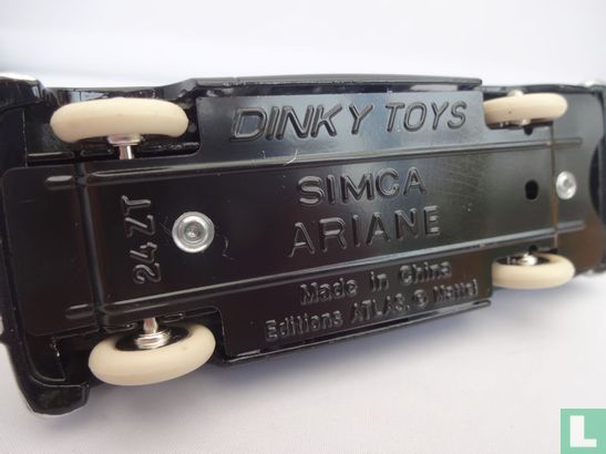 Simca "Ariane" Taxi - Image 6