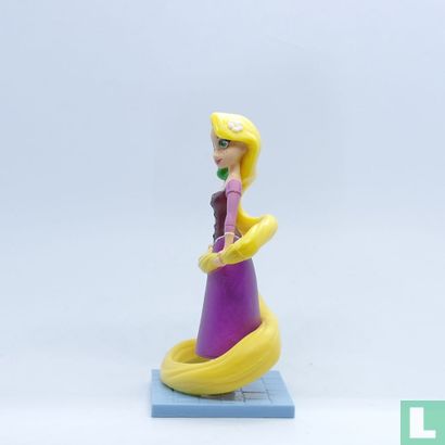 Rapunzel and Pascal - Image 4