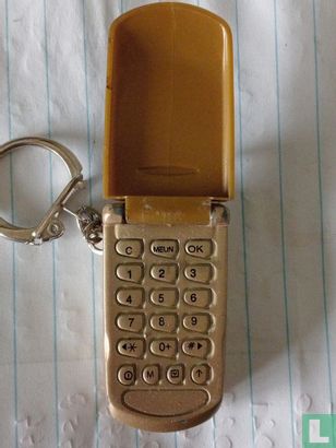 Mobile telefoon met sleutel hanger  - Afbeelding 2