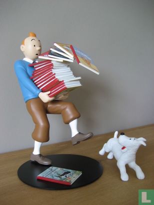 Tintin tenant les albums   - Image 1
