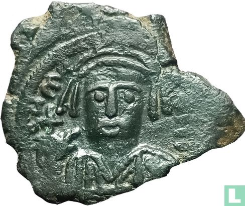 Byzantinisches Reich, AE Follis, 601 n. Chr., Mauricius Tiberius (Jahr 15 - Nikomedia) - Bild 1
