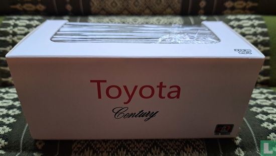 Toyota Century - Image 8