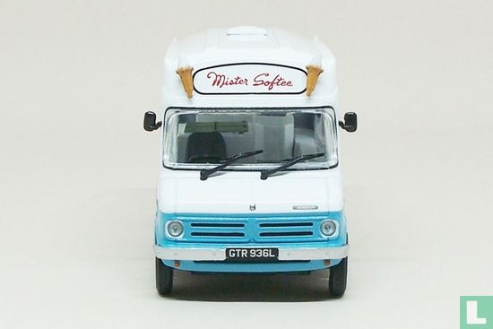 Bedford CF Morrison Ice Cream Van 'Mister Softee' - Image 5