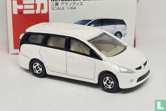 Mitsubishi Grandis - Image 1