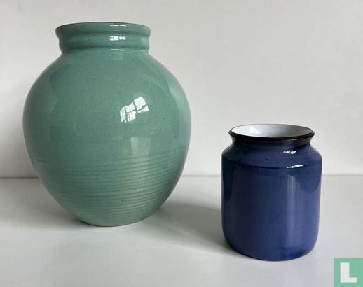 Vase 9 - blue - Image 5