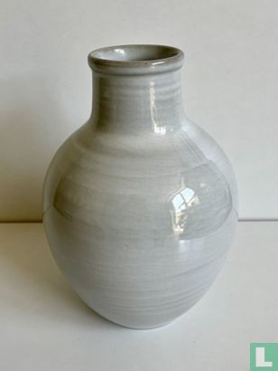 Vase 523 - gray - Image 3