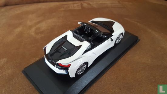 BMW I8 Roadster - Bild 7