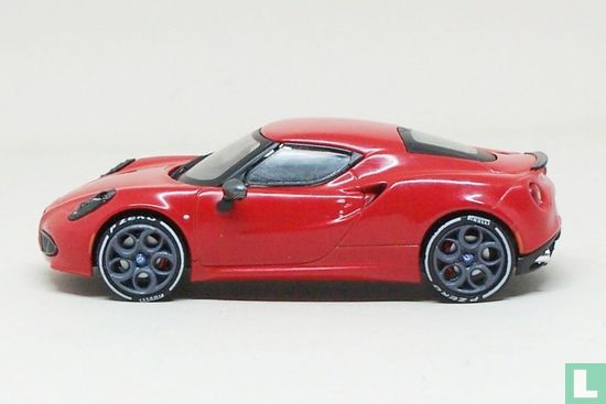 Alfa Romeo 4C - Image 4