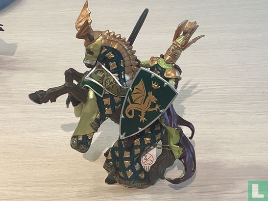 Weaponmaster Dragon - Image 1