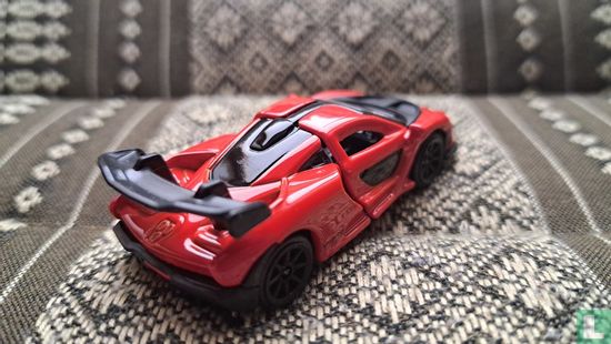 McLaren Senna - Bild 2