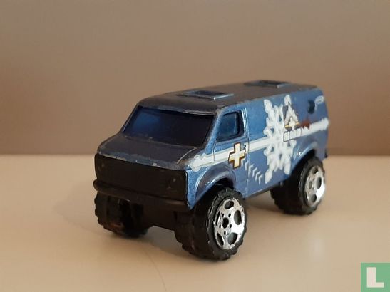 Chevy Van 4x4  - Image 2