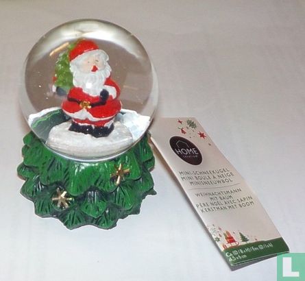 Santa with tree - Image 6