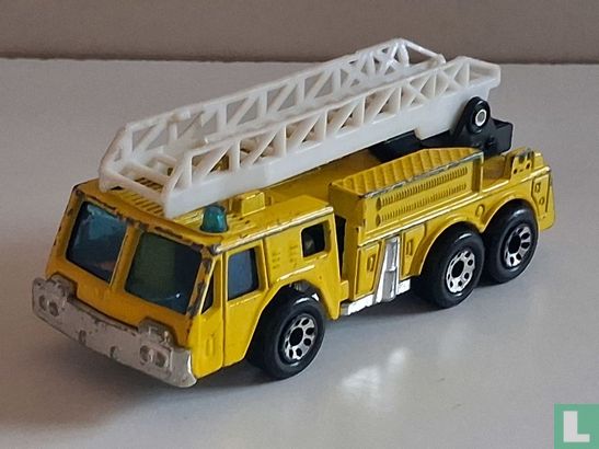 Oshkosh Fire Engine - Image 2