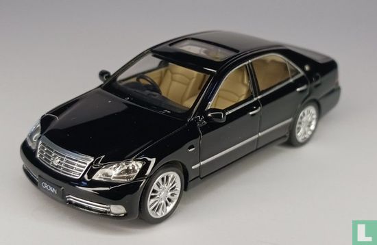 Toyota Crown - Image 1