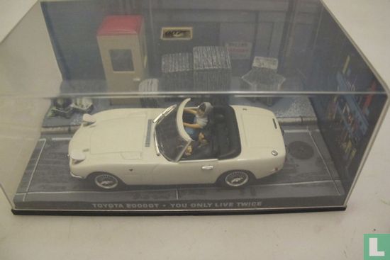 Toyota 2000 - Image 1