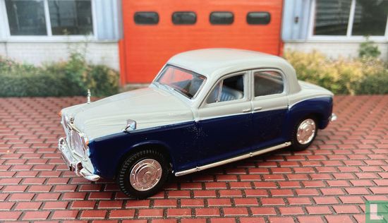 Rover P4 - Blue / Grey - Image 5