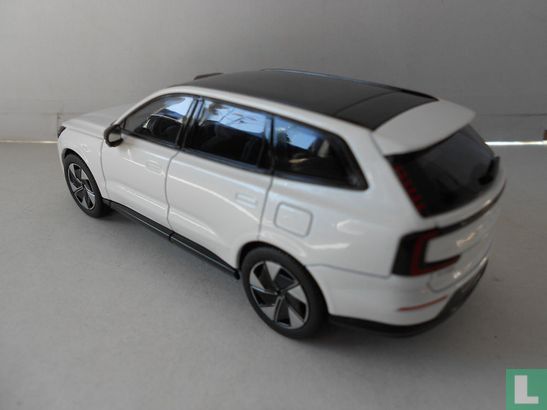 Volvo EX90 - Bild 2