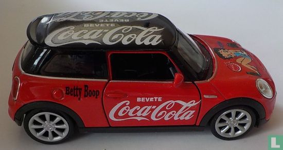 New Mini Hatch 'Coca-Cola' - Bild 5