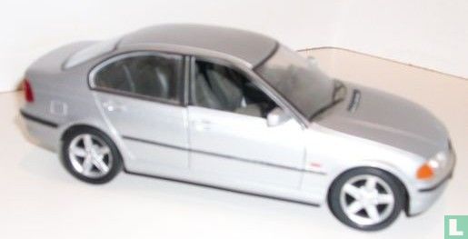 BMW 328i - Image 3