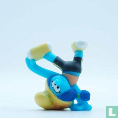 Smurf lily breakdancing (2024) - McDonald's Happy Meal - LastDodo