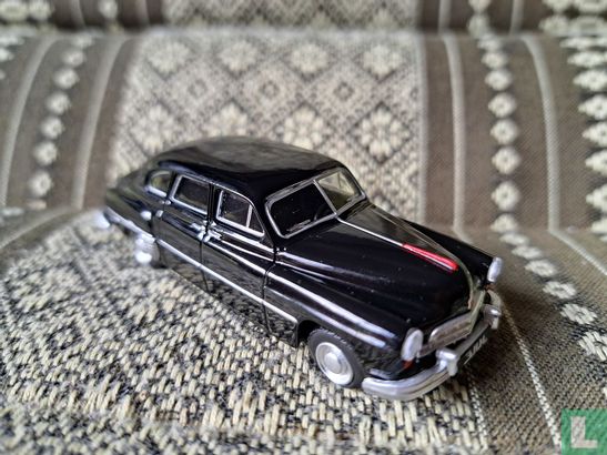 GAZ-12 ZIM - Image 1