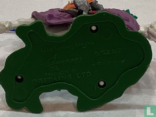 Berittener Ritter mit Lanze und Schild - Bild 3