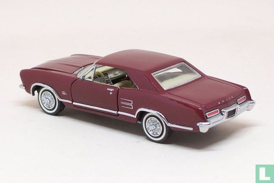 Buick Riviera - Image 2