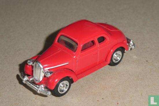 Tess' Car 'Dick Tracy' - Image 2