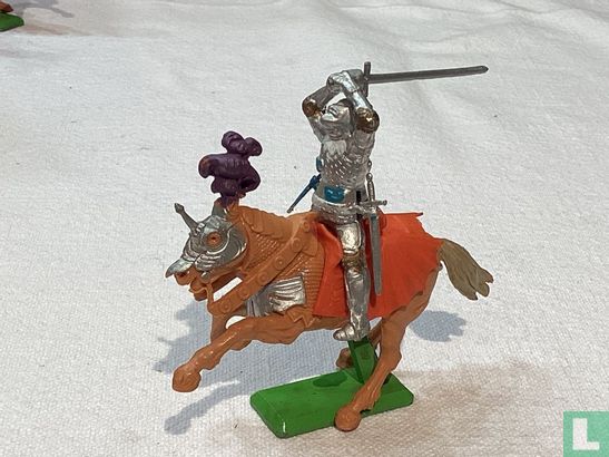 Ritter zu Pferd - Bild 1