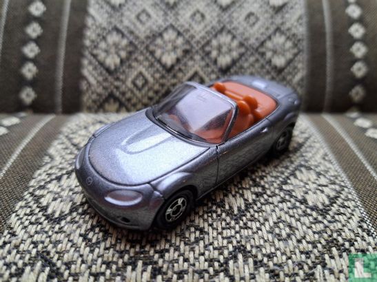 Mazda Roadster - Image 2