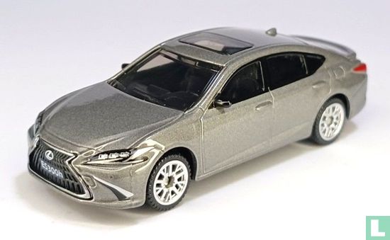 Lexus LS300h - Bild 1
